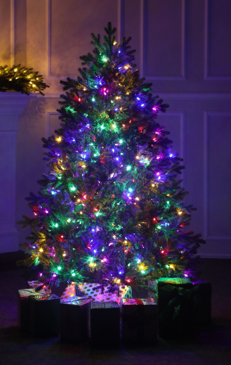 Műfenyő 100% 3D levéllel-színes LED világítás-Rocky Mountain Spruce 185 cm 