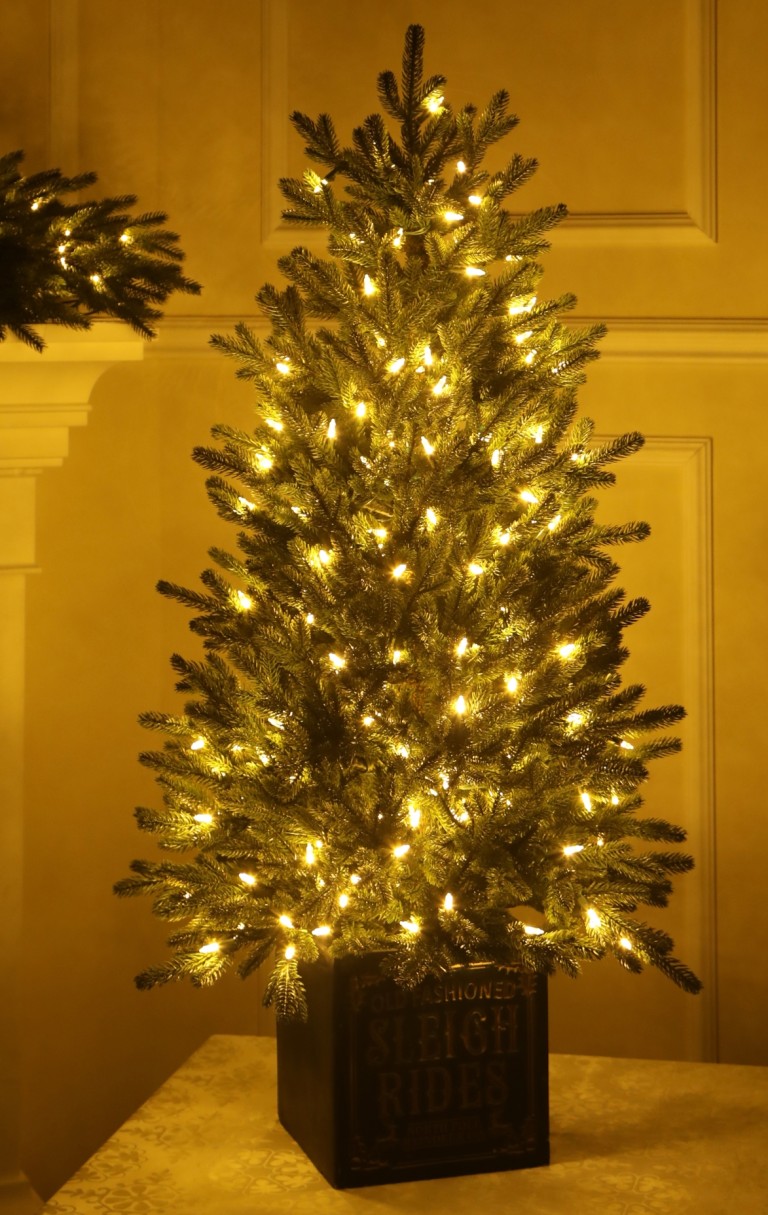 Cserepes műfenyő 100% 3D levéllel-LED 200-Norway Spruce 122 cm