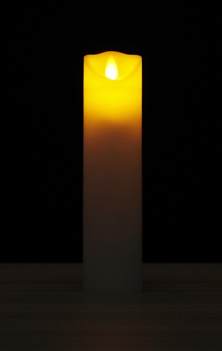 Viaszos LED gyertya táncoló lánggal-20 cm